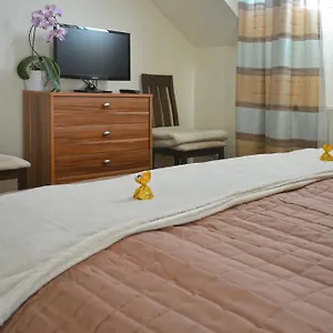 airport-glossel-panzio.inbudapesthotels.com/