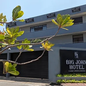 big-john.negombohotels.net/