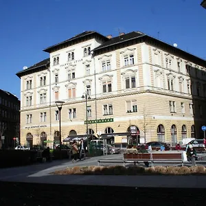 hello-budapest-hostel.inbudapesthotels.com/